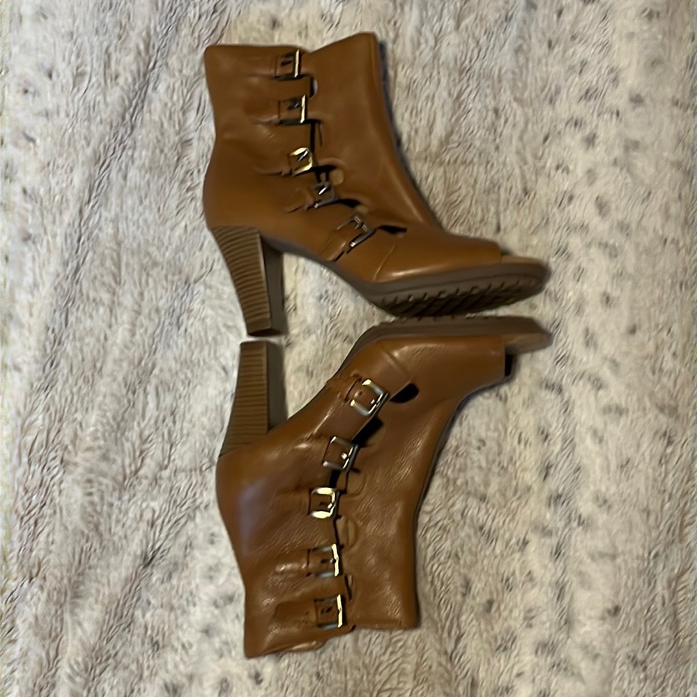 Aerosoles heel rest open toe boots - size 8 1-2 M 3” heel